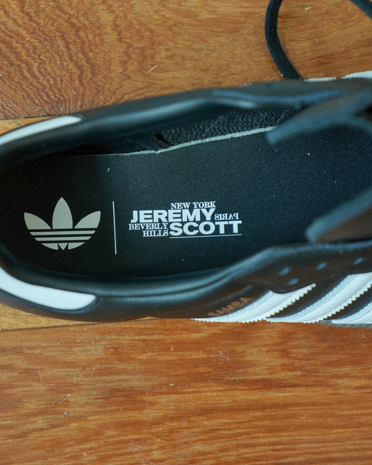 Adidas(アディダス)