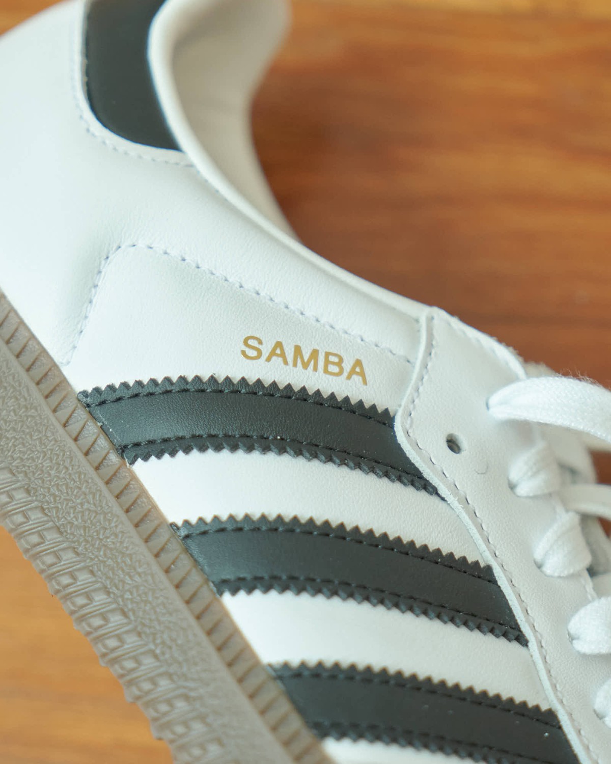 Adidas(アディダス)