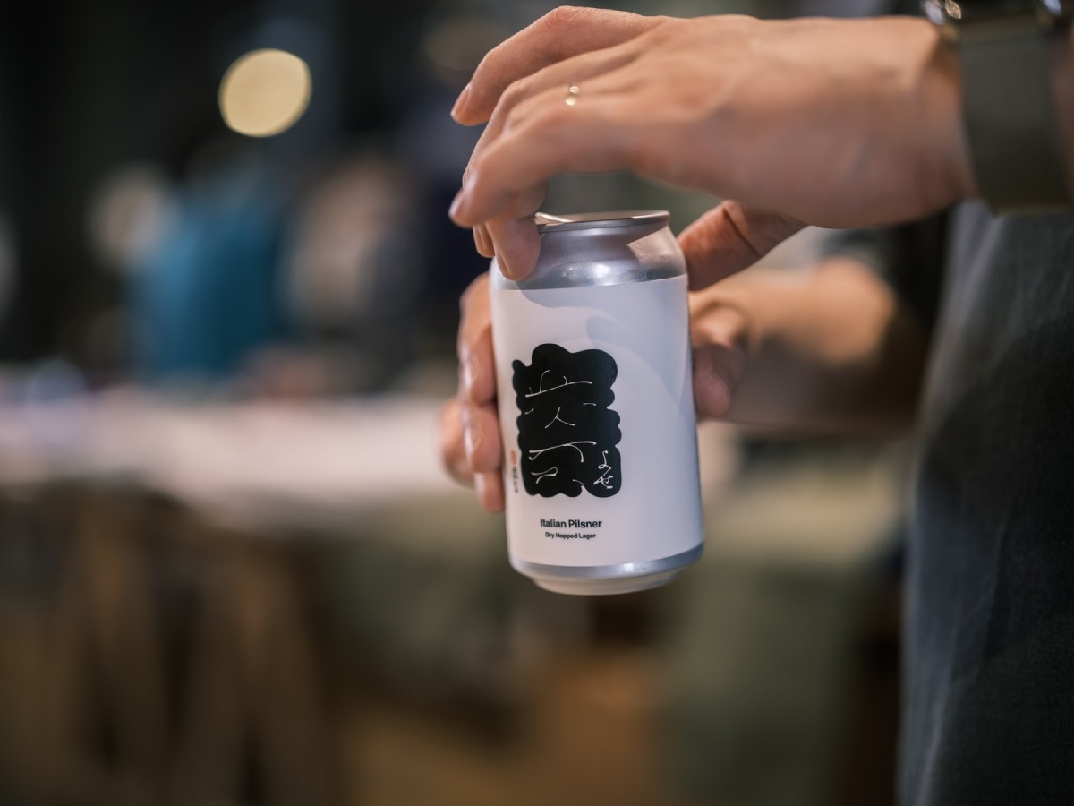 Hobo Brewing × 寄のクラフトビール Italian Pilsner缶