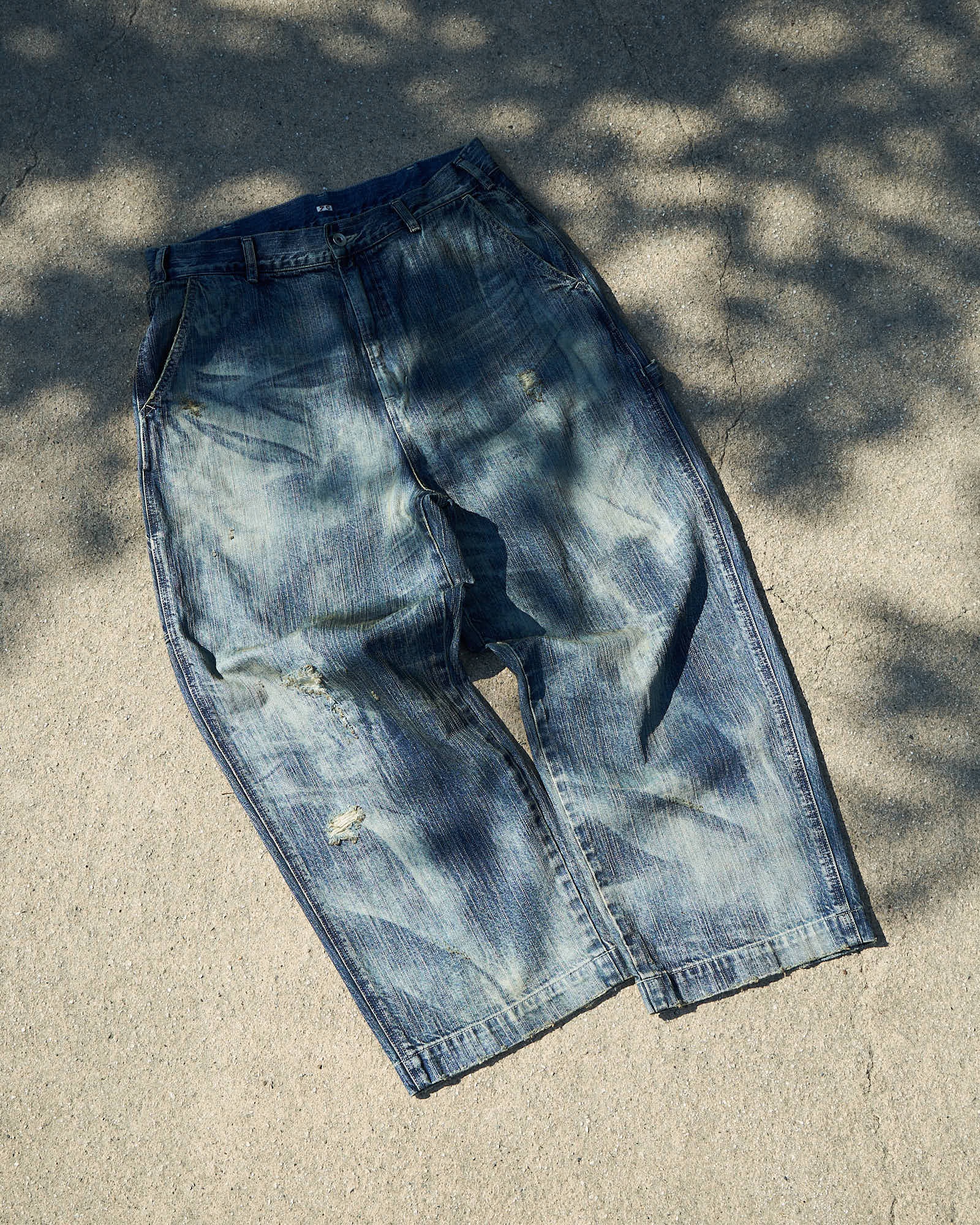 LOOK 01
