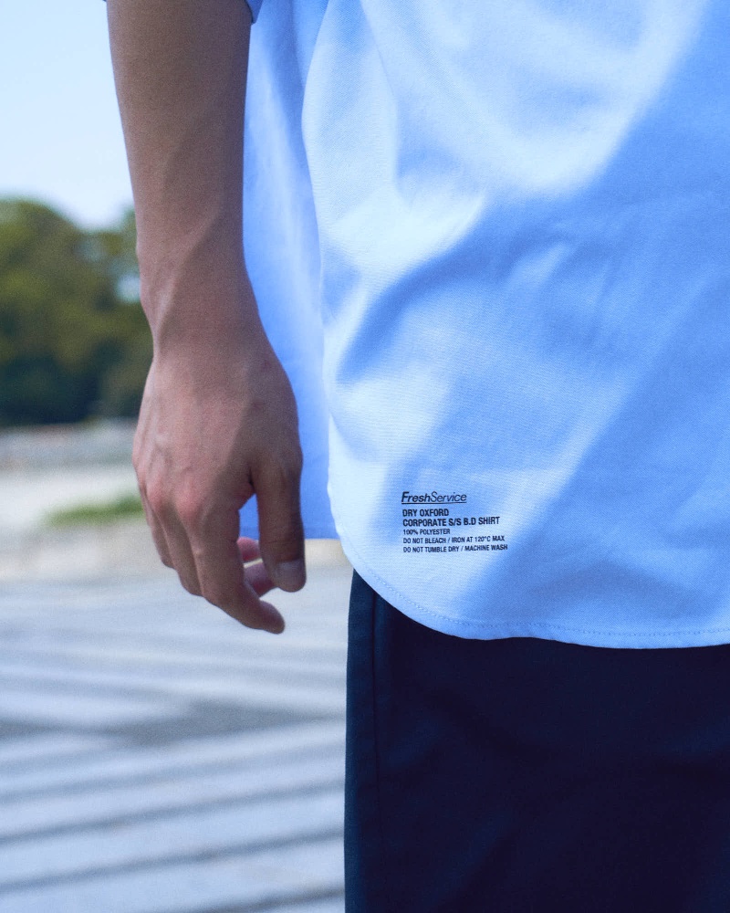LOOK 03