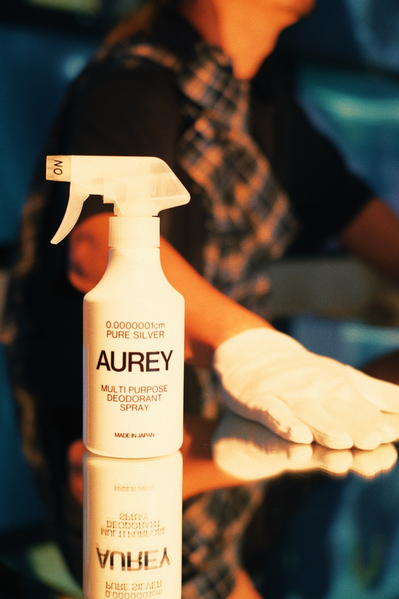 外出後の衣類ケアに使う AUREY PURE ONE SPRAY