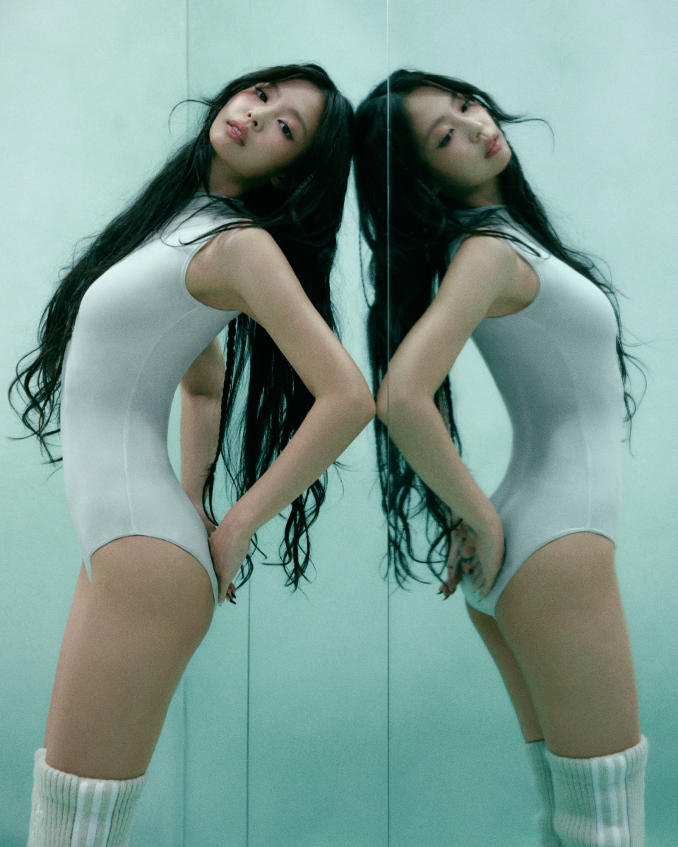 adidas Originals by JENNIE アディダス オリジナルス ジェニー FW26 ルック04 着用イメージ